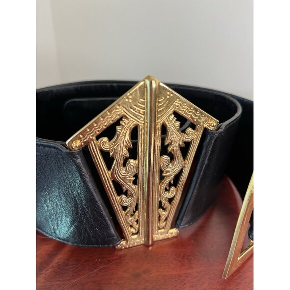 Vintage Gatefold Chanel 1980s Black Leather 24k Gold-Plated Filigree Belt main image 13